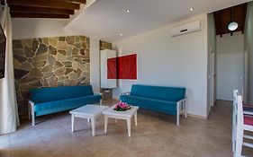 Myroandrou Beach Hotel Apartments